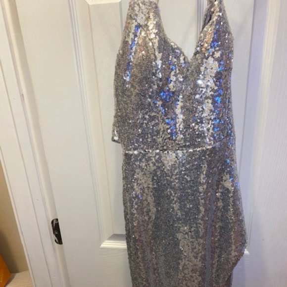 SILVER SEQUIN EVENING GOWN 7/8 - Picture 4 of 8